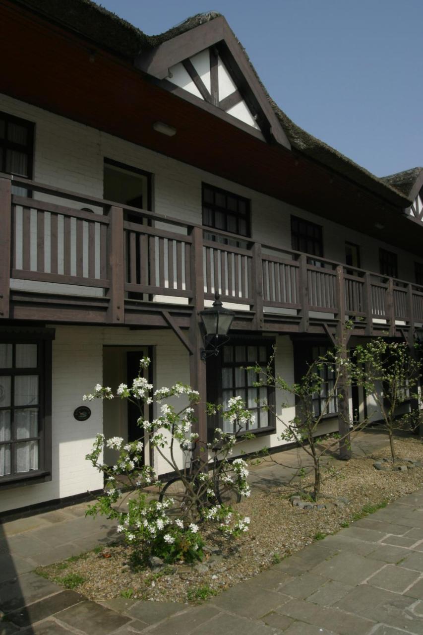 Barton  Guy'S Thatched Hamlet מראה חיצוני תמונה
